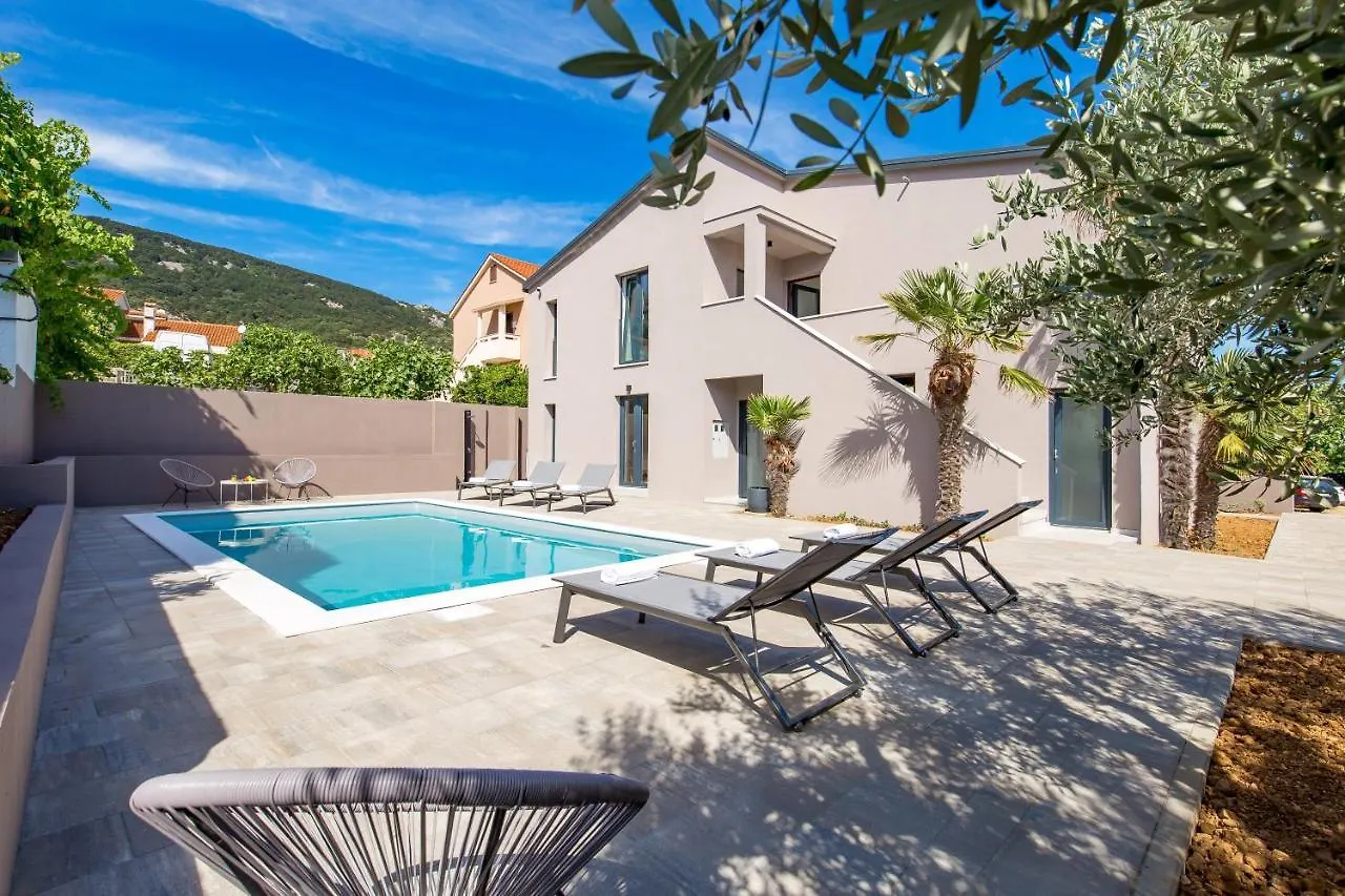 Destination Sea II Apartment Baska